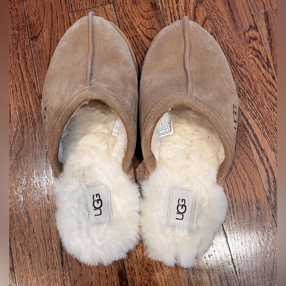 UGG Men's Tan Slippers